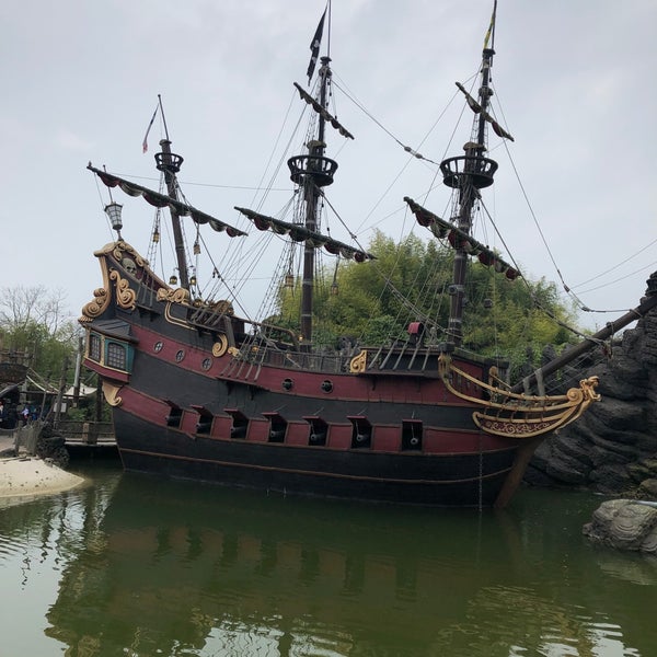Captain Hook's Pirate Ship - 1 tip