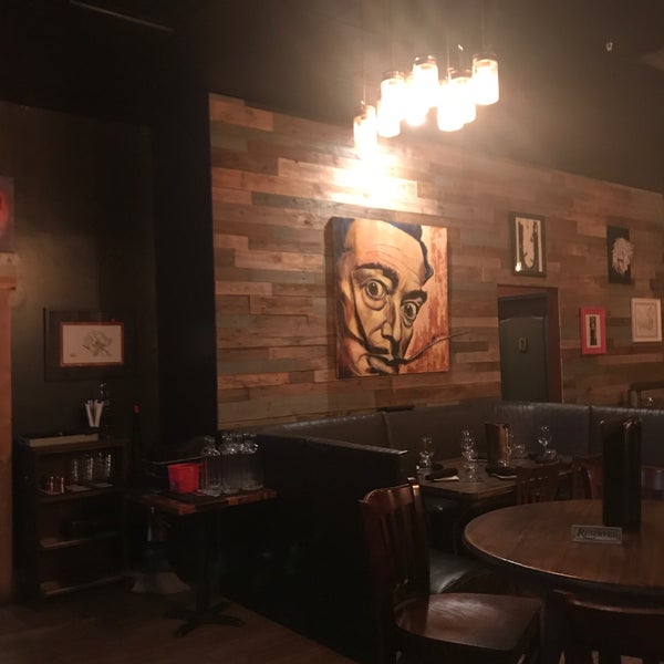 1/24/2020 tarihinde Tanya L.ziyaretçi tarafından RusTeak Restaurant And Wine Bar'de çekilen fotoğraf