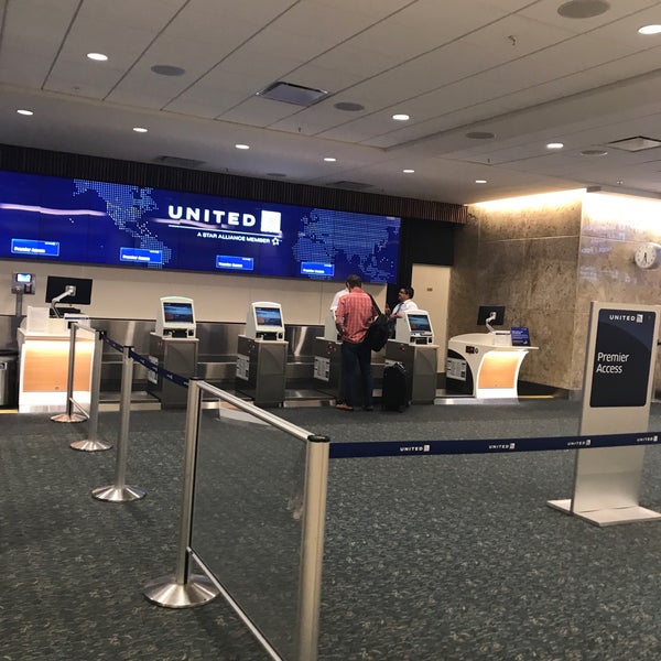 United Airlines Ticket Counter Airport Service In Orlando