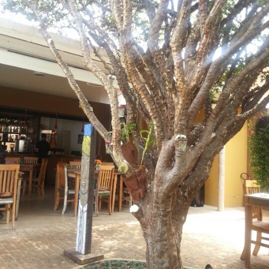 Foto tirada no(a) Otávio Machado Café e Restaurante por Vivian C. em 2/6/2013