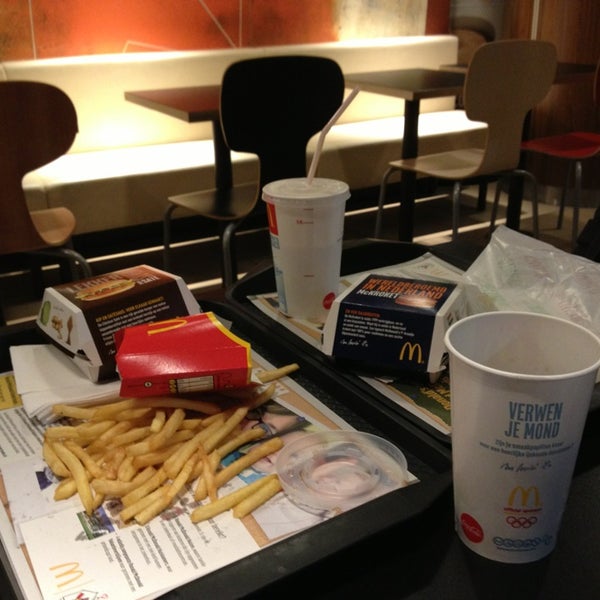 รูปภาพถ่ายที่ McDonald&#39;s โดย Vincent v. เมื่อ 2/8/2013