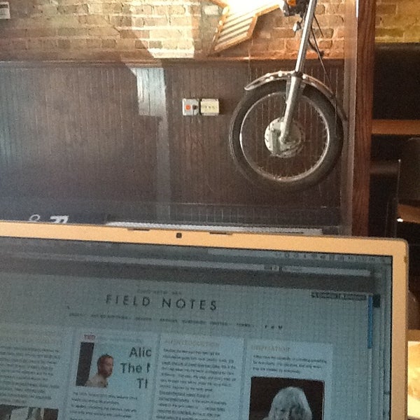 4/5/2013にZach B.がRobust Coffee Loungeで撮った写真