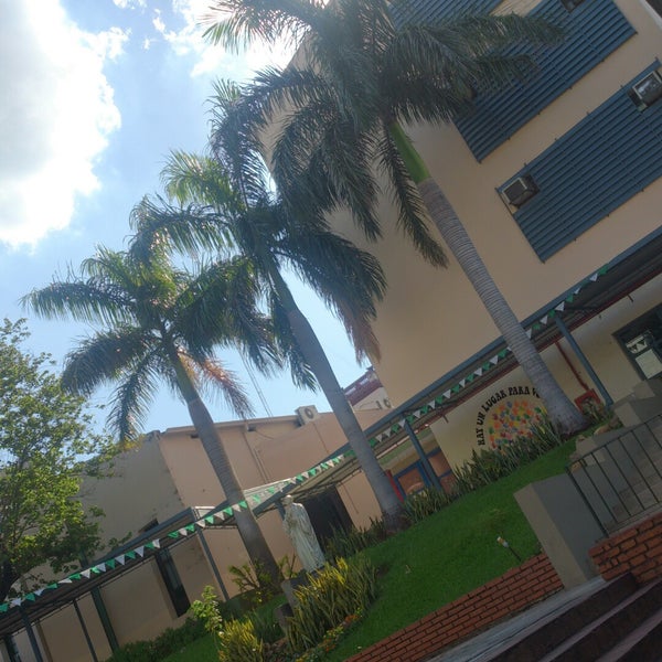 3/16/2015 tarihinde Lore P.ziyaretçi tarafından Colegio Cristo Rey'de çekilen fotoğraf