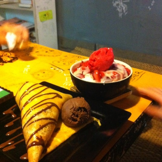 11/11/2012 tarihinde Jruxxy N.ziyaretçi tarafından D.O.D Cafe (甜の部)'de çekilen fotoğraf