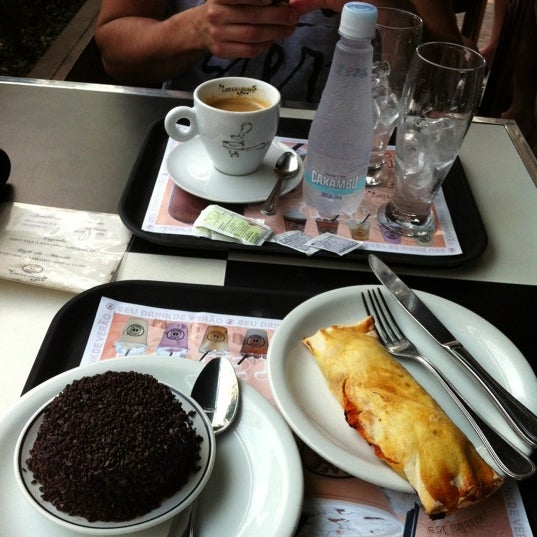รูปภาพถ่ายที่ Café Teugrano โดย Milena M. เมื่อ 12/9/2012