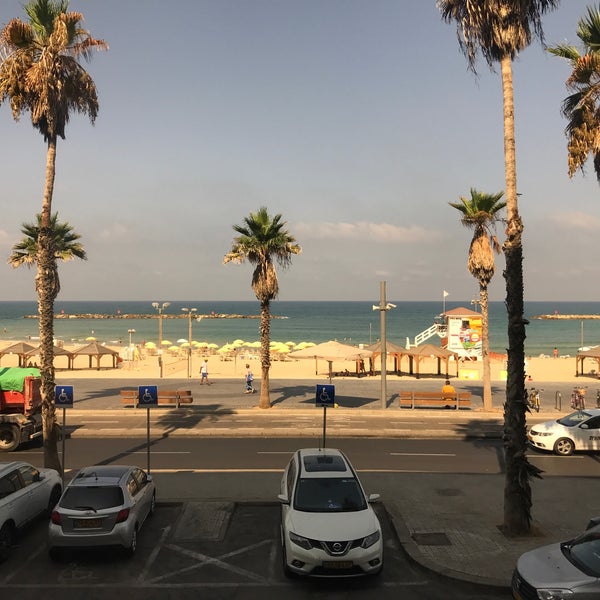 Das Foto wurde bei Dan Hotel Tel Aviv von Cruz Maria Z. am 9/5/2017 aufgenommen