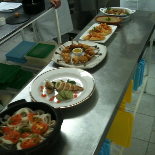 Photo taken at Escola de Gastronomia Aires Scavone (EGAS) by Joeson R. on 11/7/2012