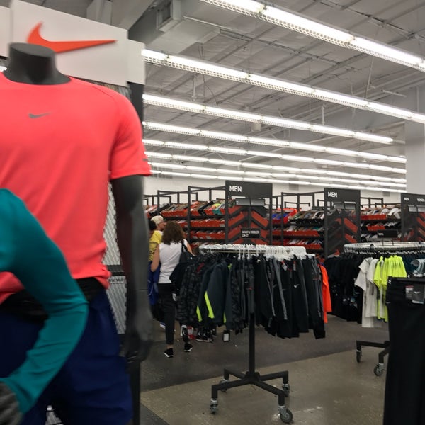 Fotos en Nike Clearance Store - Zapatería Kissimmee