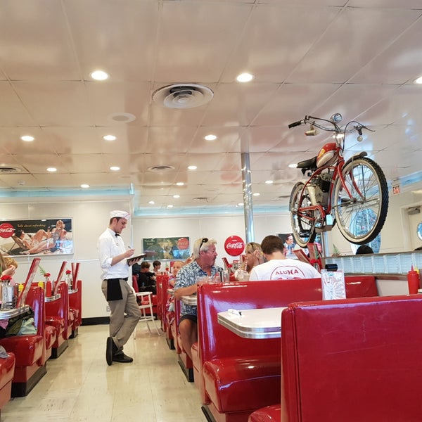 Photo taken at Ruby&#39;s Diner by Mark H. on 6/26/2019