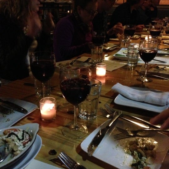 Das Foto wurde bei Gilberth&#39;s Latin Fusion Restaurant von Christy S. am 12/5/2012 aufgenommen