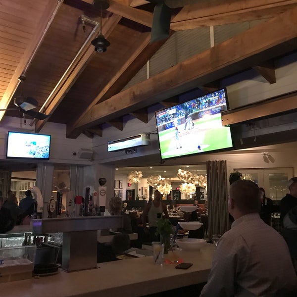 6/7/2018 tarihinde Joshua B.ziyaretçi tarafından Tavola Restaurant &amp; Bar'de çekilen fotoğraf
