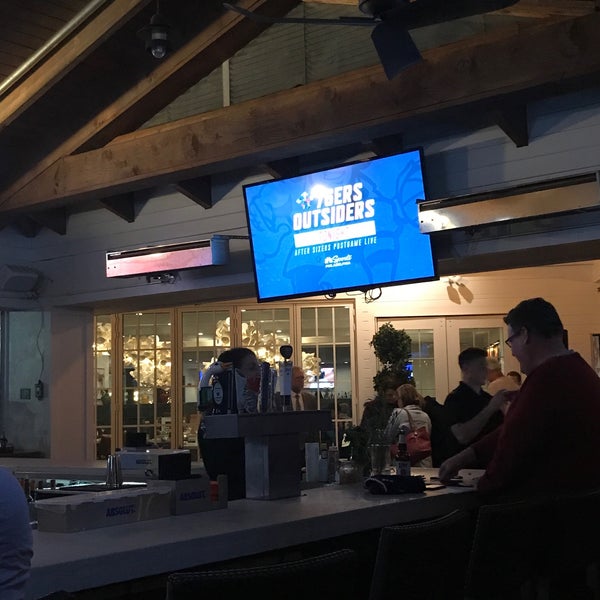 10/24/2018 tarihinde Joshua B.ziyaretçi tarafından Tavola Restaurant &amp; Bar'de çekilen fotoğraf
