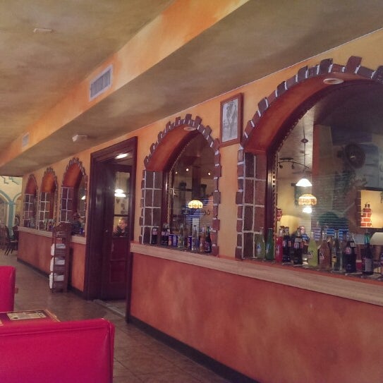 Снимок сделан в Jalisco Authentic Mexican Restaurant пользователем Frank W. 10/11/2014