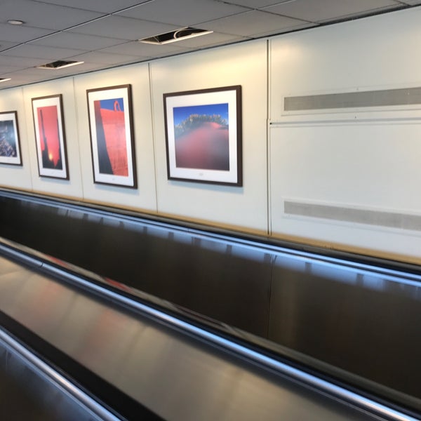 3/14/2017にTom C.がソルトレイクシティ国際空港 (SLC)で撮った写真