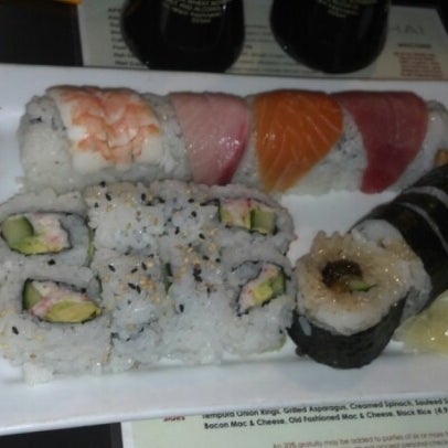 Foto diambil di Sushi Hai oleh Daniel C. pada 2/24/2013