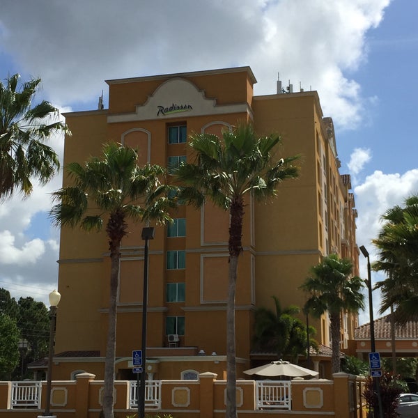 Foto tirada no(a) Radisson Hotel Orlando - Lake Buena Vista por Astrid D. em 4/7/2015