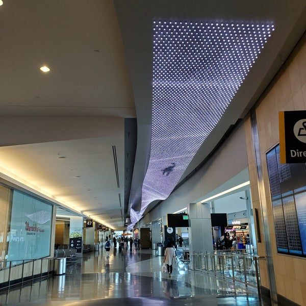 Foto diambil di San Diego International Airport (SAN) oleh Rachel K. pada 4/22/2019