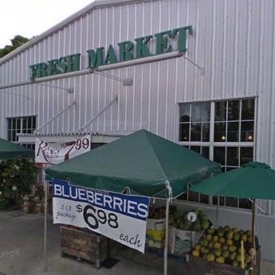 Whether it be the organic fruits and vegetables or the fresh cut poultry and beef, this place is fresh and affordable!