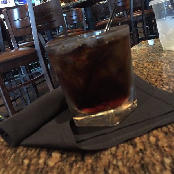 Photo taken at BJ&#39;s Restaurant &amp; Brewhouse by CadmierR -. on 7/20/2015