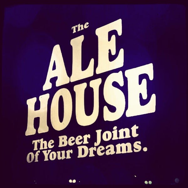 Foto tirada no(a) The Ale House por Emily P. em 2/9/2013