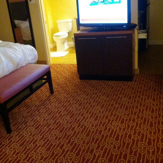 Photo taken at Toronto Marriott Bloor Yorkville Hotel by Span D. on 10/20/2012