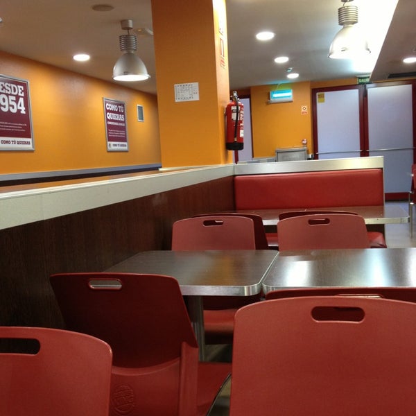 รูปภาพถ่ายที่ Burger King โดย Arantxa O. เมื่อ 3/5/2013