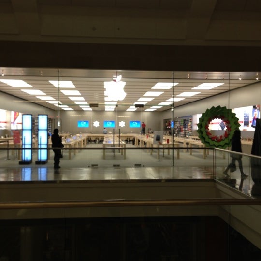 Photos At Apple Garden State Plaza Electronics Store In Paramus