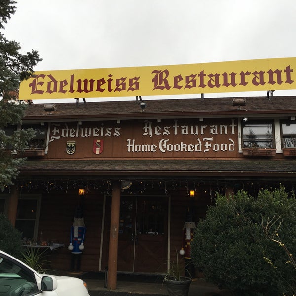 12/27/2015 tarihinde Hollyziyaretçi tarafından Edelweiss Restaurant'de çekilen fotoğraf