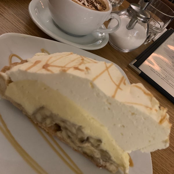 Foto scattata a Pastiche Fine Desserts &amp; Café da Keith C. il 12/30/2018