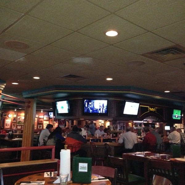 Photo taken at Tully&#39;s Good Times by Daniel B. on 5/15/2013