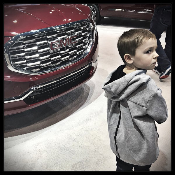 Photo taken at Chicago Auto Show by JK-47 [Guitar] on 2/17/2018