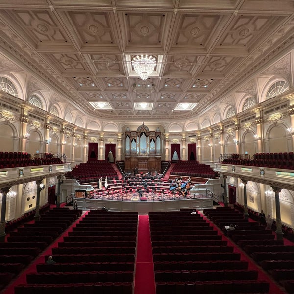 Foto tirada no(a) Het Concertgebouw por Hans J. em 1/16/2023