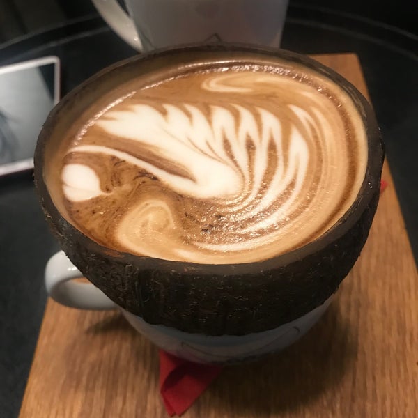 Foto tirada no(a) Paper Roasting Coffee &amp; Chocolate por Gokcen em 11/20/2019