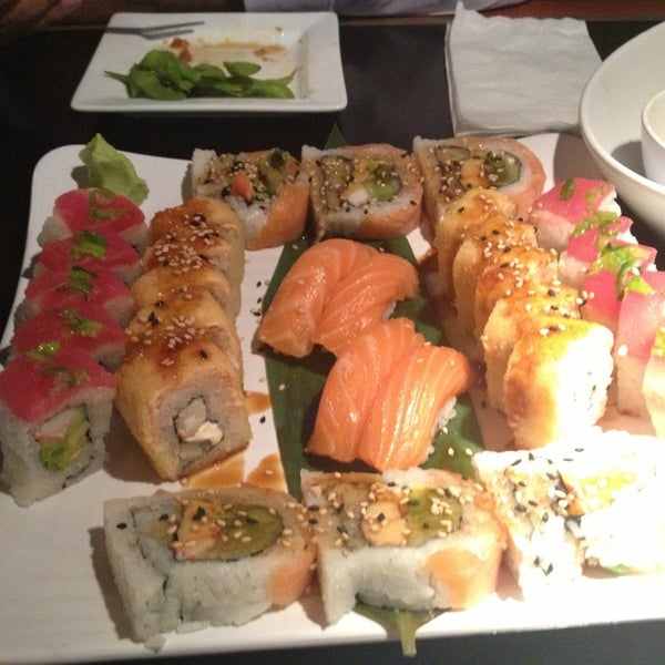 6/4/2013 tarihinde Sergio C.ziyaretçi tarafından The Sushi Place - UTEP'de çekilen fotoğraf