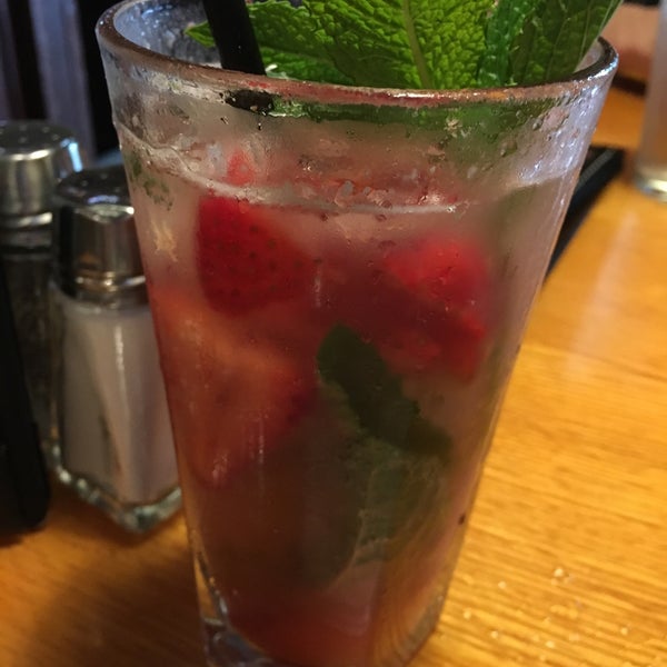Photo taken at BJ&#39;s Restaurant &amp; Brewhouse by Narine on 5/26/2019