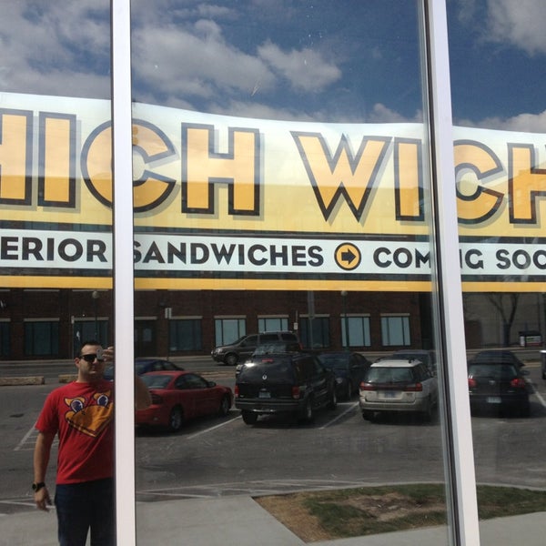 Das Foto wurde bei Which Wich Superior Sandwiches von David C. am 4/6/2013 aufgenommen