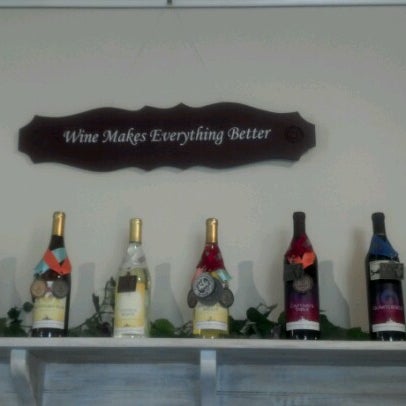 Photo taken at Port of Leonardtown Winery by Ayana H. on 9/22/2012