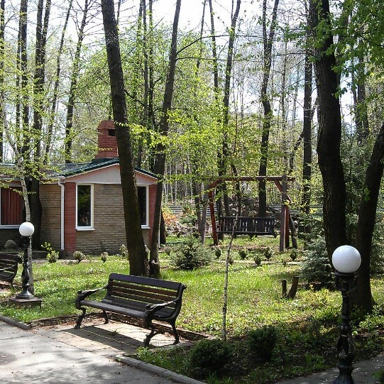 Село красный оскол изюмского района. База отдыха красный оскол хтз. Красный оскол село яцкое. Водохранилище оскол харьковская область. Красный оскол село яцкое.