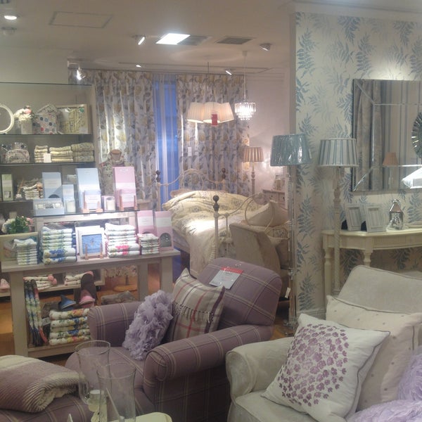 ローラアシュレイ 横浜元町店 Now Closed Women S Store In 元町