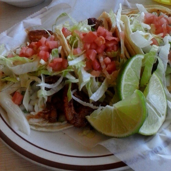 รูปภาพถ่ายที่ Mi Casita Mexican Restaurant &amp; Taqueria โดย Dorjan S. เมื่อ 8/3/2013