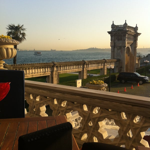 4/27/2013 tarihinde Hakkı U.ziyaretçi tarafından Çırağan Palace Kempinski Istanbul'de çekilen fotoğraf