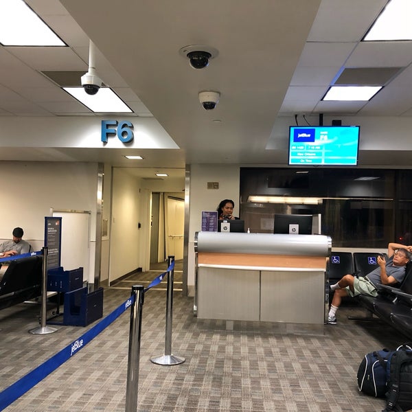 Gate F6 - Airport Gate in Ft. Lauderdale