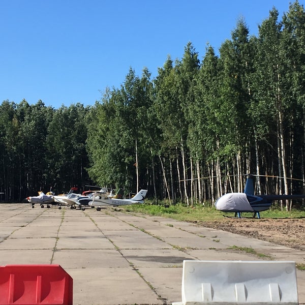 Аэродром бычье поле город кронштадт. Аэродром бычье. Аэродром бычье. Аэродром кронштадт. Аэродром бычье.