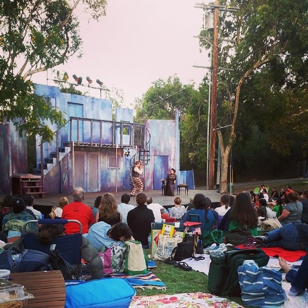 Das Foto wurde bei Griffith Park Free Shakespeare Festival von Dione O. am 7/13/2014 aufgenommen