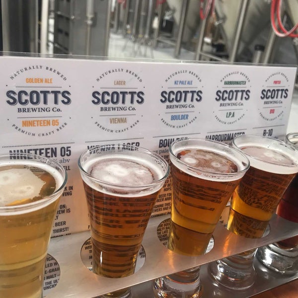Foto diambil di Scotts Brewing Co. oleh Miquel R. pada 10/23/2019