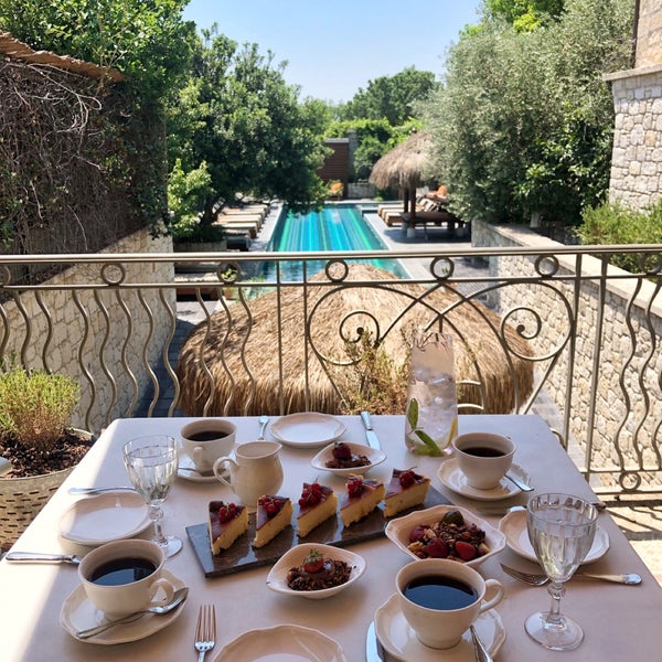 รูปภาพถ่ายที่ Alavya Hotel โดย Enise Ş. เมื่อ 6/27/2019