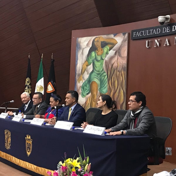 Photo taken at Facultad de Derecho by Allán O. on 10/4/2017