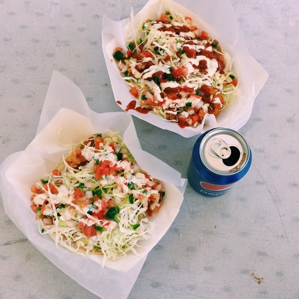 Foto diambil di Ricky&#39;s Fish Tacos oleh sayumi pada 2/9/2015