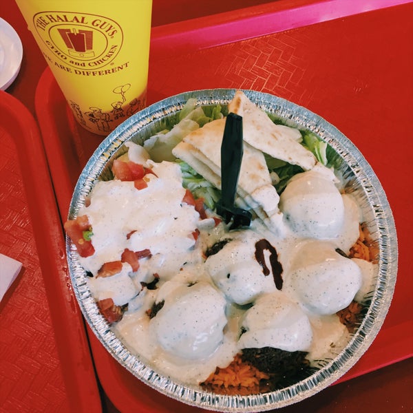Photo taken at The Halal Guys by sayumi on 3/14/2017