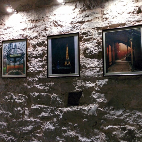 10/6/2014 tarihinde Max P.ziyaretçi tarafından Art Nouveau - French Café'de çekilen fotoğraf